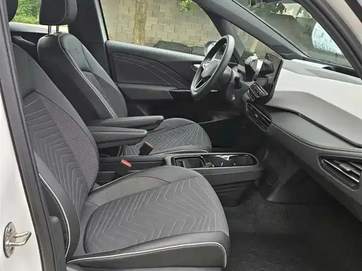 Volkswagen ID. 3 2024 Pure and Smart Edition 7