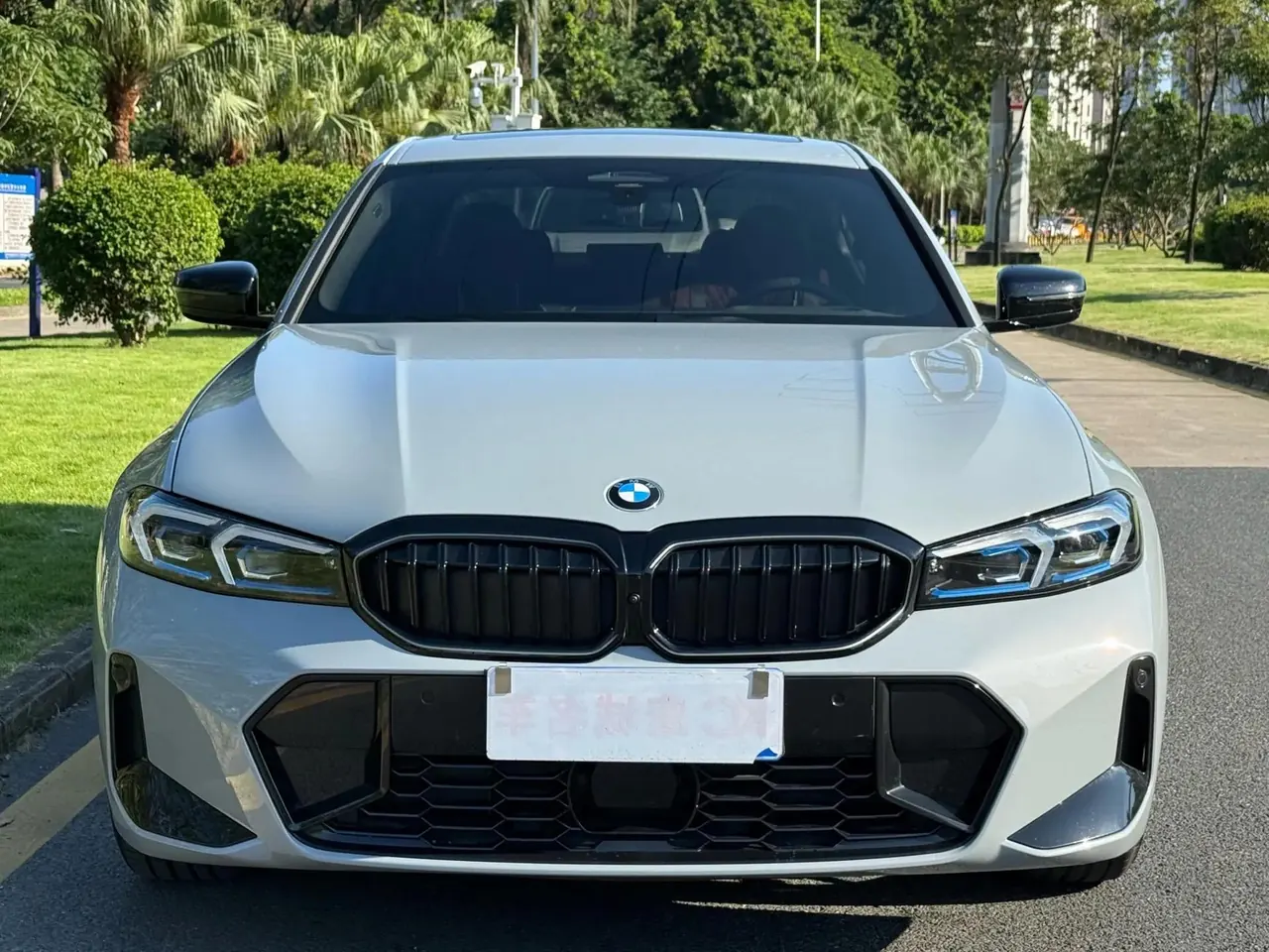 BMW 3 Series 2025 330Li 2.0T Exclusive M Sports Obsidian Night Suit Automatic Gear 5