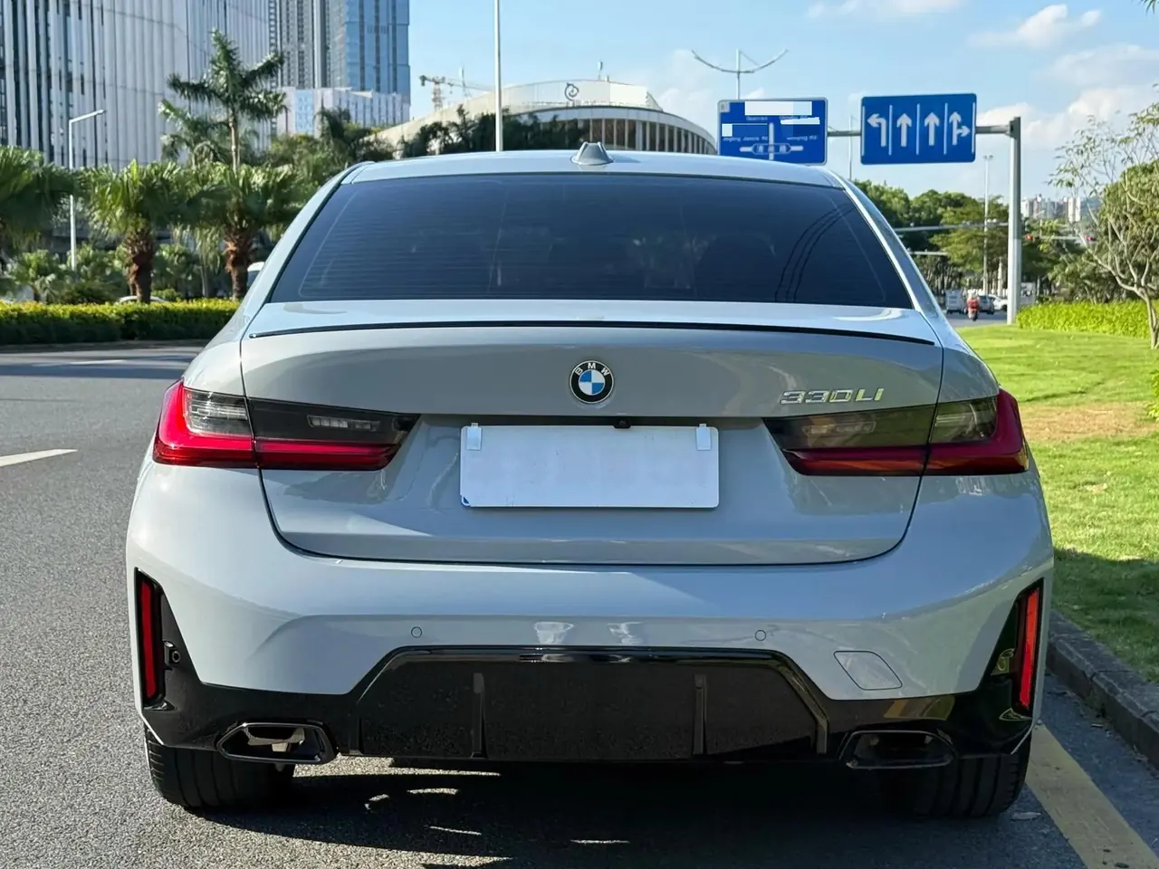 BMW 3 Series 2025 330Li 2.0T Exclusive M Sports Obsidian Night Suit Automatic Gear 6