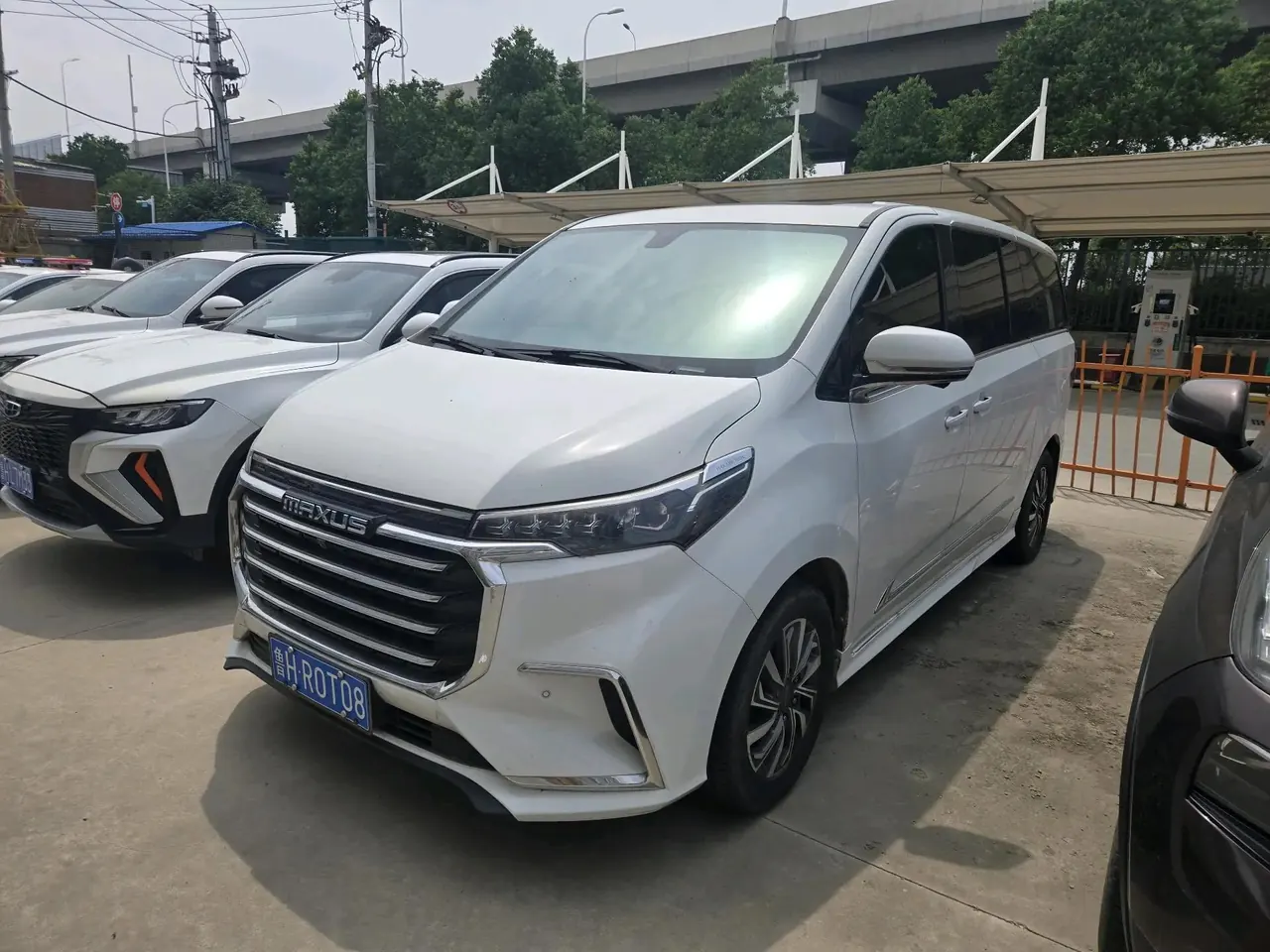 Open image lightbox: MAXUS MAXUS G20 2020 2.0T Gasoline Auto Deluxe Edition