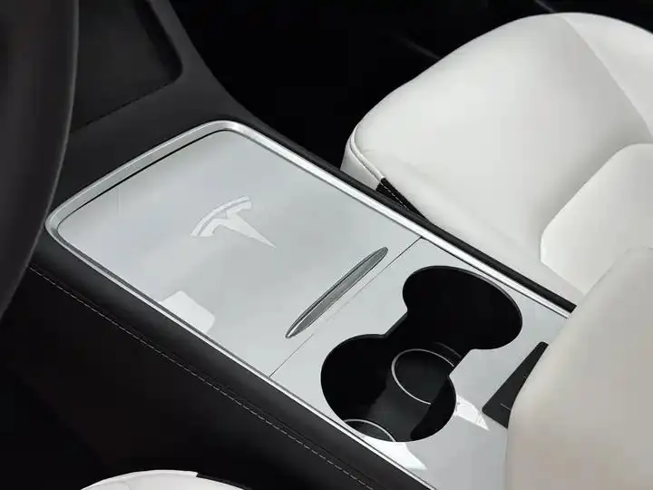 Model 3 2022 Performance high-performance all-wheel drive 18