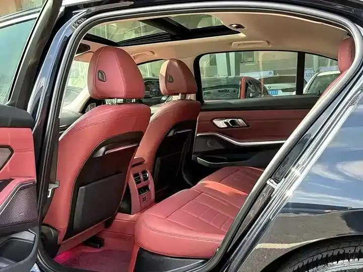 BMW 3 Series 2021 320Li M Sports Suit 4