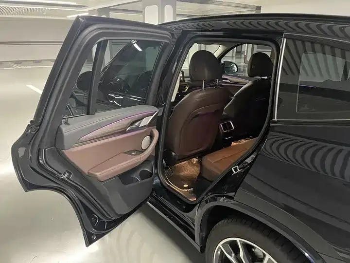 BMW X3 2023 xDrive30i Leading M Obsidian Night Suit 16