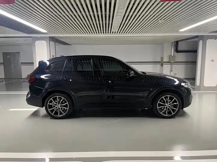 BMW X3 2023 xDrive30i Leading M Obsidian Night Suit 25