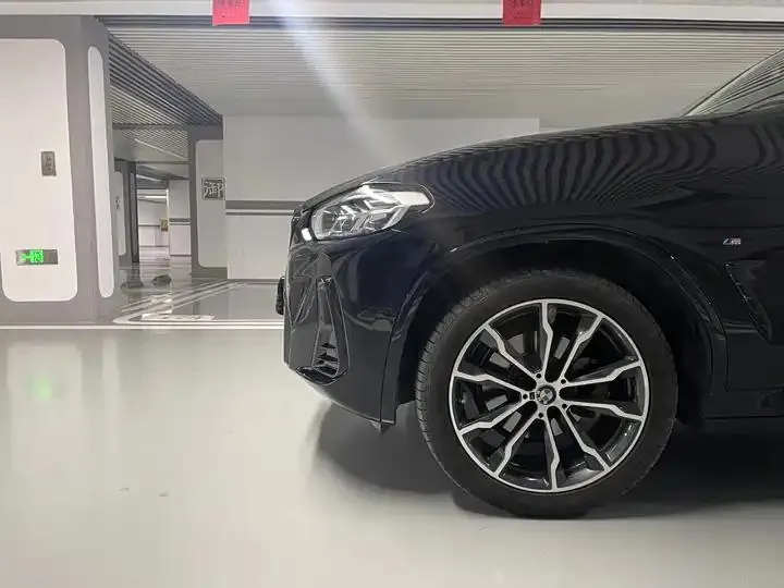 BMW X3 2023 xDrive30i Leading M Obsidian Night Suit 5