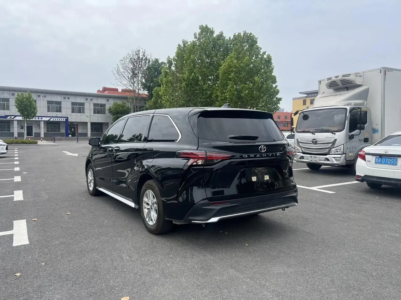 Toyota 2026 Grevia HYBRID 2.5 Stepless Comfort Edition Automatic Transmission 4