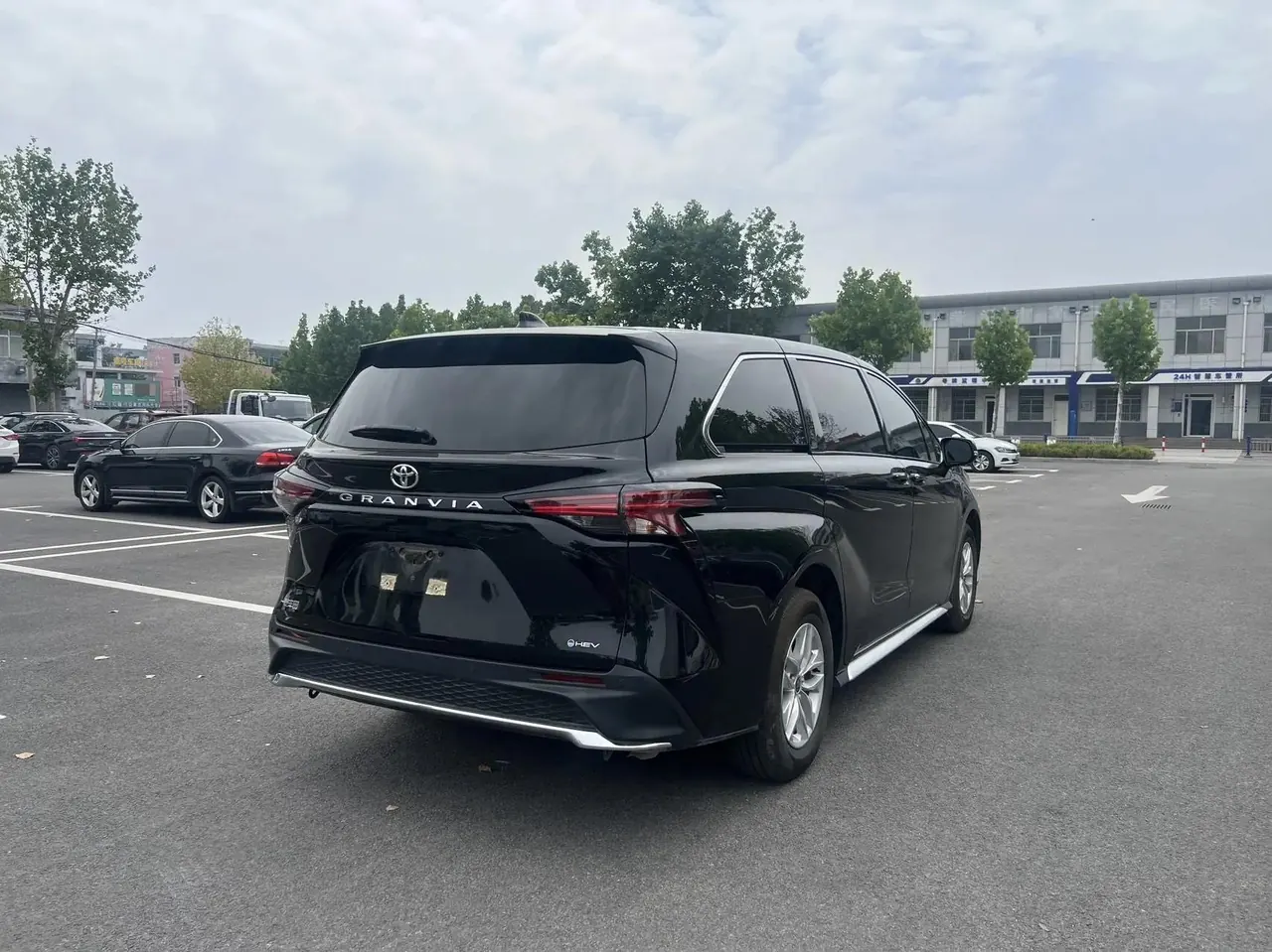 Toyota 2026 Grevia HYBRID 2.5 Stepless Comfort Edition Automatic Transmission 6