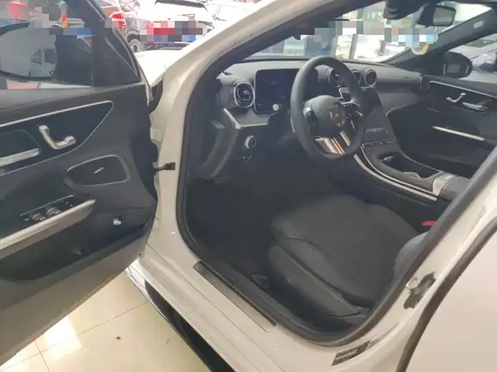 Mercedes Benz Class C 2025 C 200 L Sports Edition 10