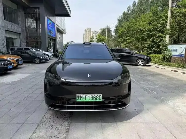 Открыть галерею: AITO M9 2024 extended range Ultra version 42kWh 6-seat version