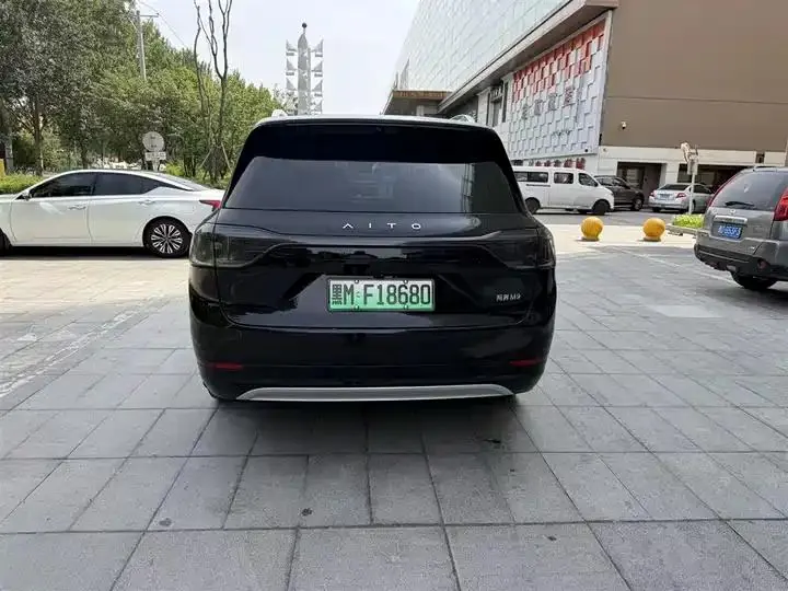 AITO M9 2024 extended range Ultra version 42kWh 6-seat version 4