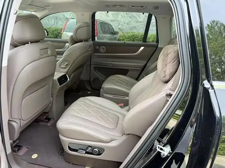AITO M9 2024 extended range Ultra version 42kWh 6-seat version 9