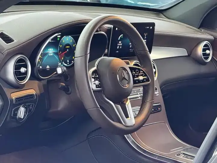 Mercedes Benz GLC 2021 model, GLC 300 L 4MATIC Sport version 5