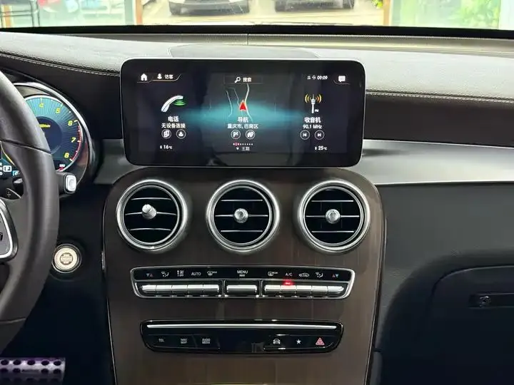 Mercedes Benz GLC 2021 model, GLC 300 L 4MATIC Sport version 9