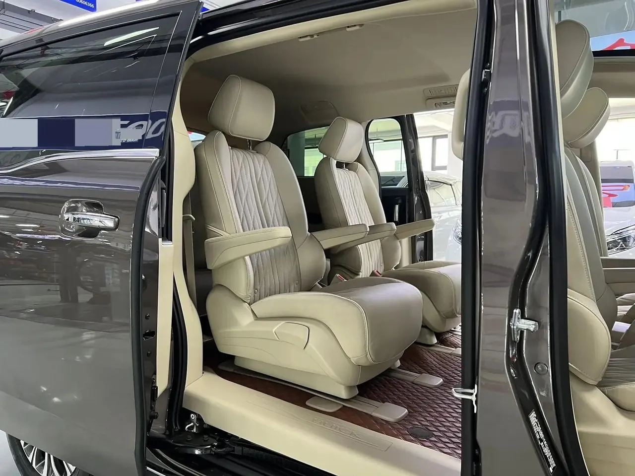 Buick GL8 2023 Land Business Class 652T Luxury Model 11