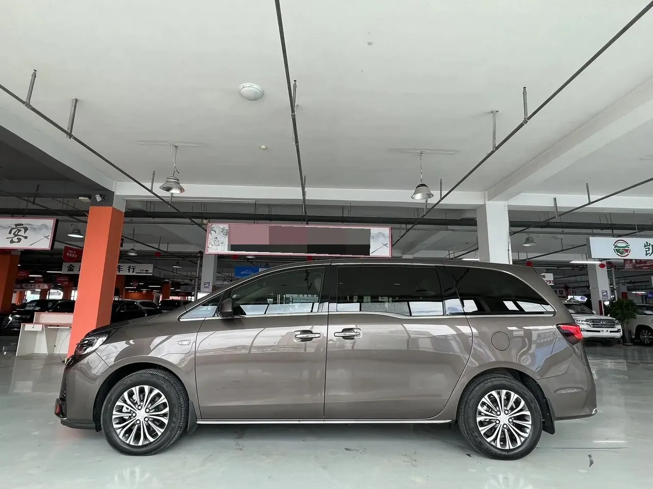 Buick GL8 2023 Land Business Class 652T Luxury Model 7