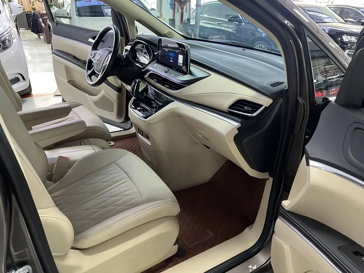 Buick GL8 2023 Land Business Class 652T Luxury Model 8