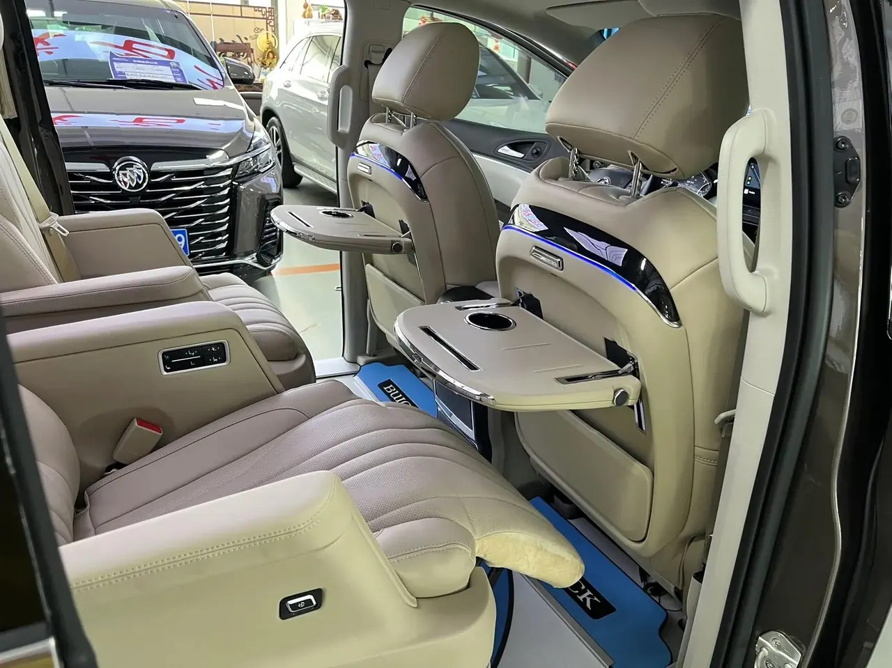 Buick GL8 2023 Model Land Business Class 652T Smart Enjoyment Version 10