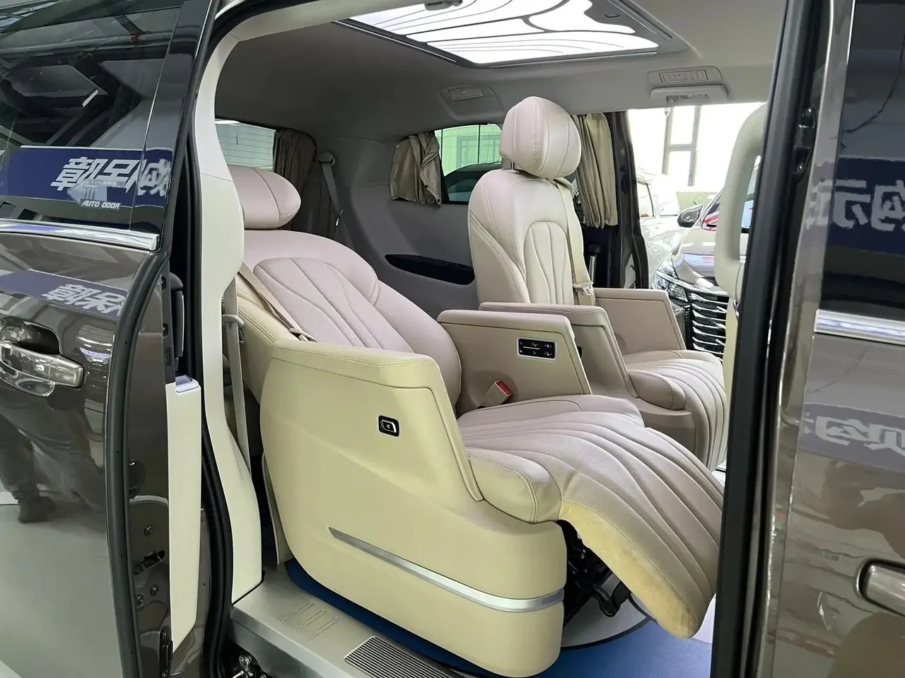 Buick GL8 2023 Model Land Business Class 652T Smart Enjoyment Version 12