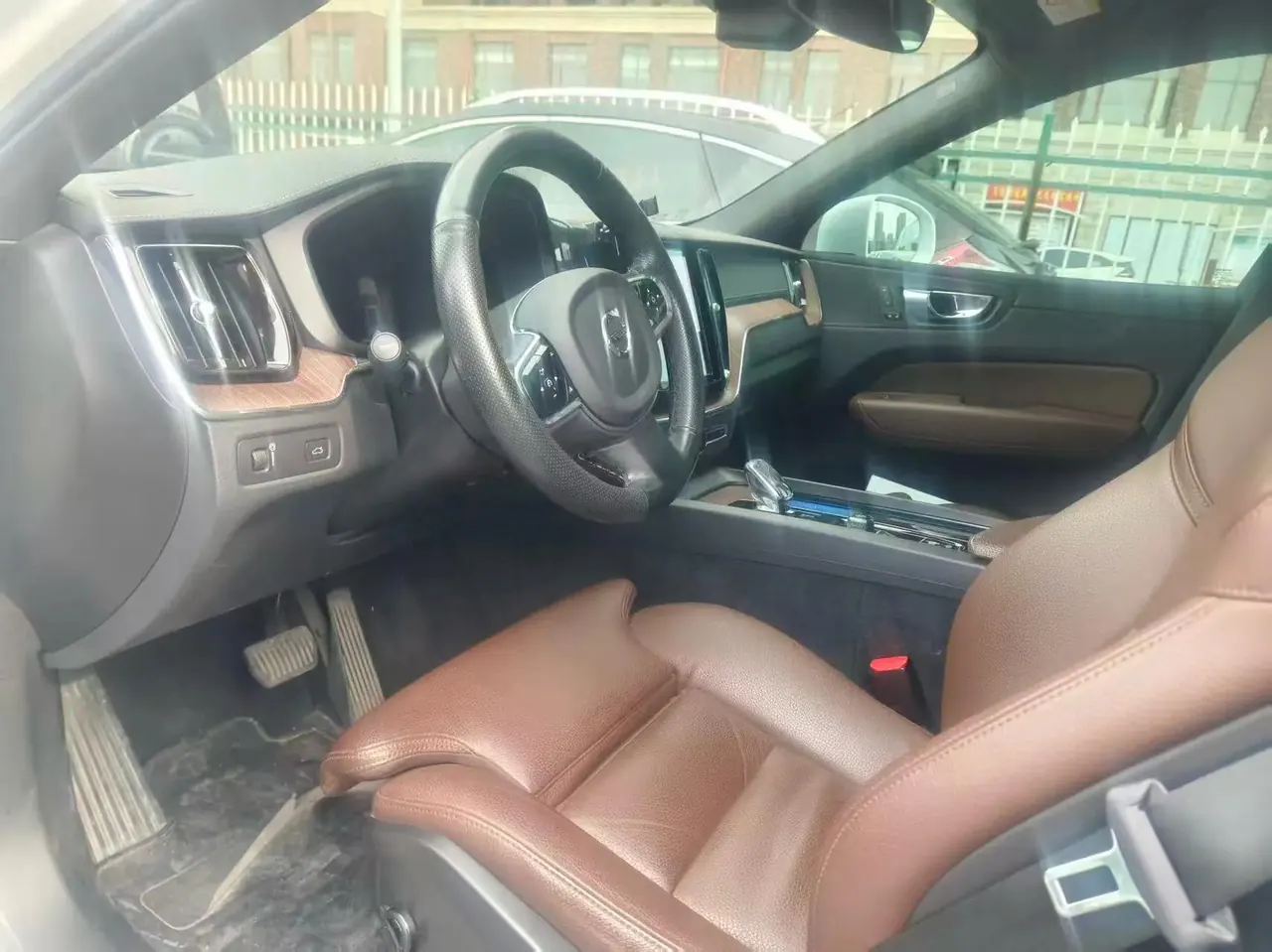 Volvo XC60 2022 B5 4WD Zhiyuan Deluxe Edition 2