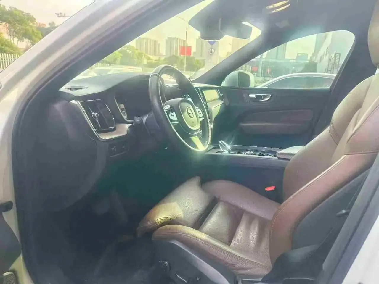 Volvo XC60 2022 B5 4WD Zhiyuan Deluxe Edition 3