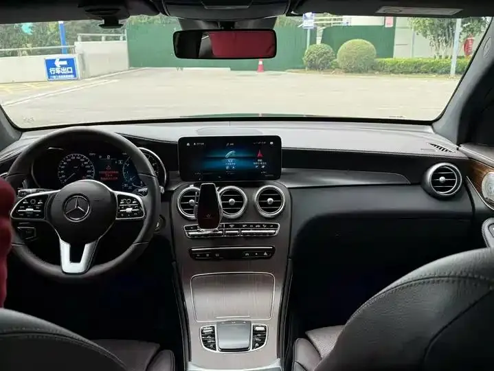 Mercedes Benz GLC 2021 model, GLC 300 L 4MATIC Sport version 6