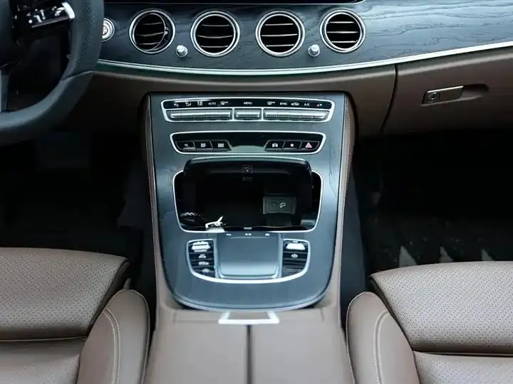 Mercedes Benz E-Class 2022 E 260 L Sports 10