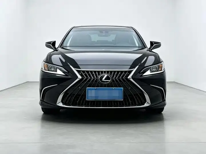 Lexus ES 2023 model 200 Premium Edition 3