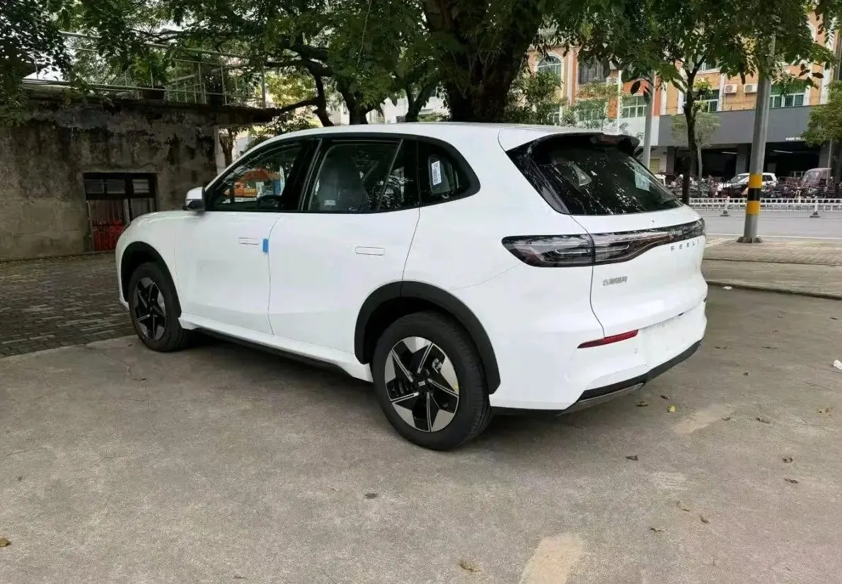 Geely Galaxy 2026 Model E5 530km Launch Edition Automatic 6