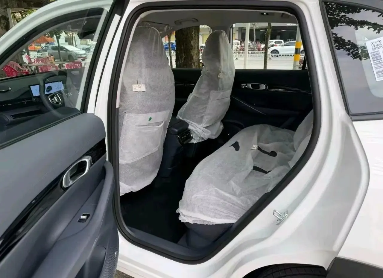 Geely Galaxy 2026 Model E5 530km Launch Edition Automatic 8
