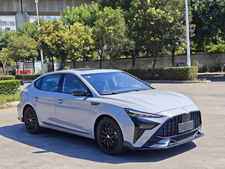 MG 2025 MG6 1.5T X-LINE Shark Hunting Edition Automatic Gear 3