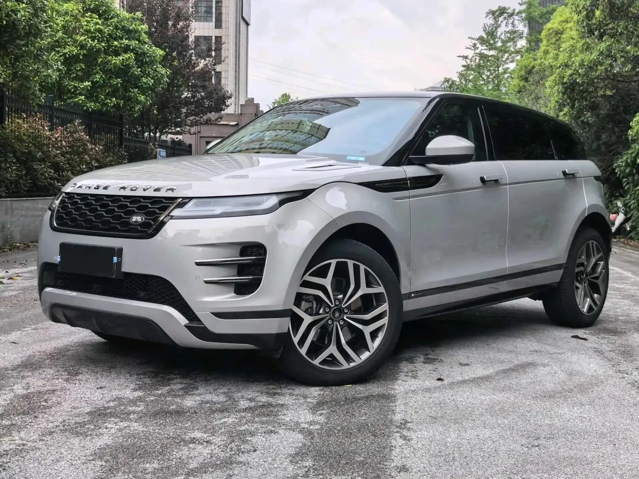 Range Rover Evoque 2020, 249 hp R-DYNAMIC S, Obsidian Black Sport Technology Edition - View 1