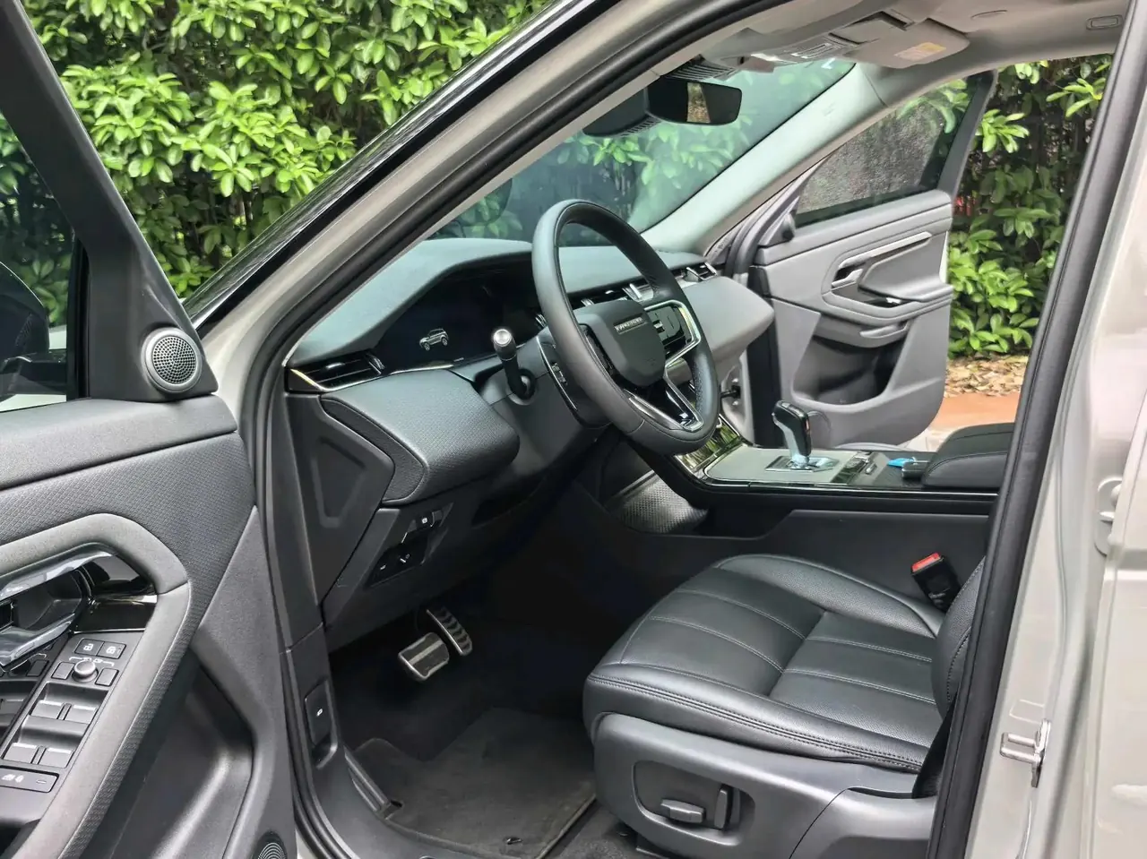 Range Rover Evoque 2020, 249 hp R-DYNAMIC S, Obsidian Black Sport Technology Edition 2