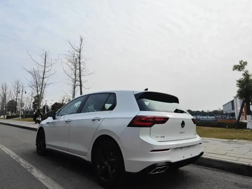 Volkswagen 2023 Golf 8 R-Line 1.4TSI 280TSI (Modified) Automatic Gear 5