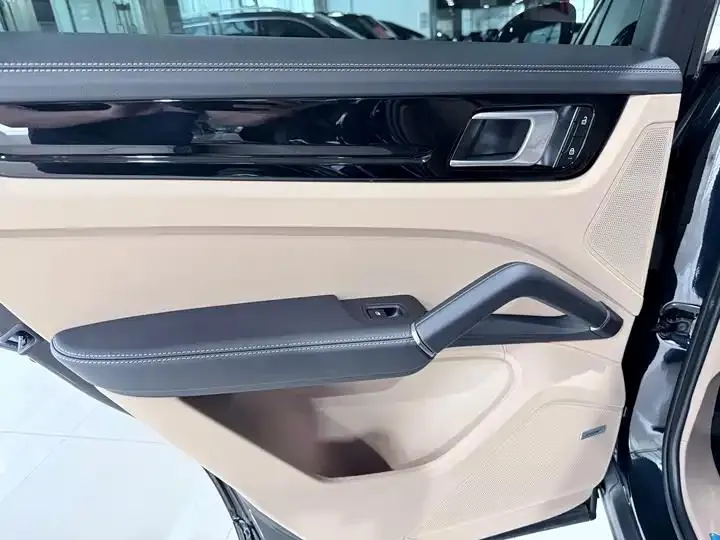 Cayenne New Energy 2022 Cayenne E-Hybrid 2.0T Platinum Edition 14