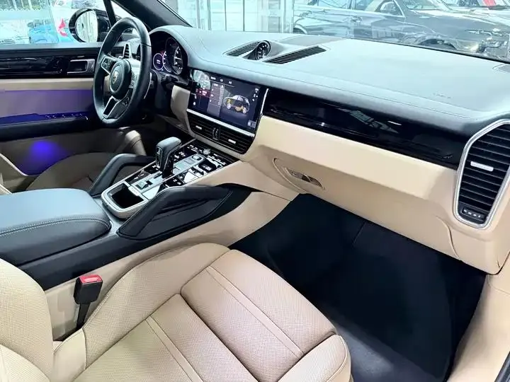 Cayenne New Energy 2022 Cayenne E-Hybrid 2.0T Platinum Edition 16