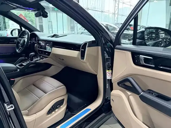 Cayenne New Energy 2022 Cayenne E-Hybrid 2.0T Platinum Edition 17
