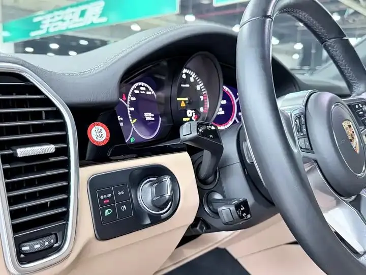Cayenne New Energy 2022 Cayenne E-Hybrid 2.0T Platinum Edition 6
