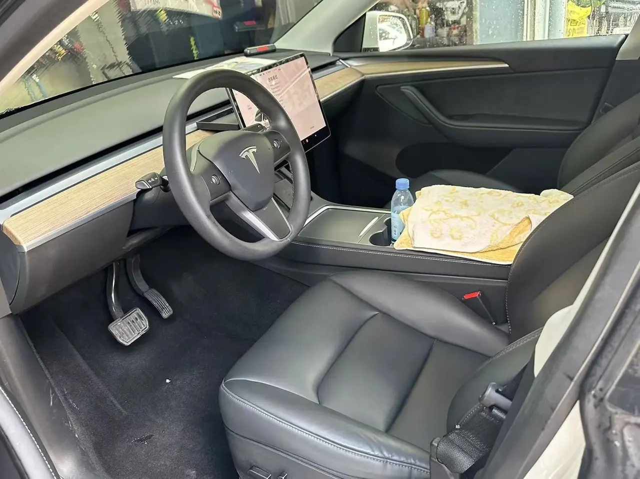 2021 Model Y Standard Range Rear-Wheel Drive Edition 3