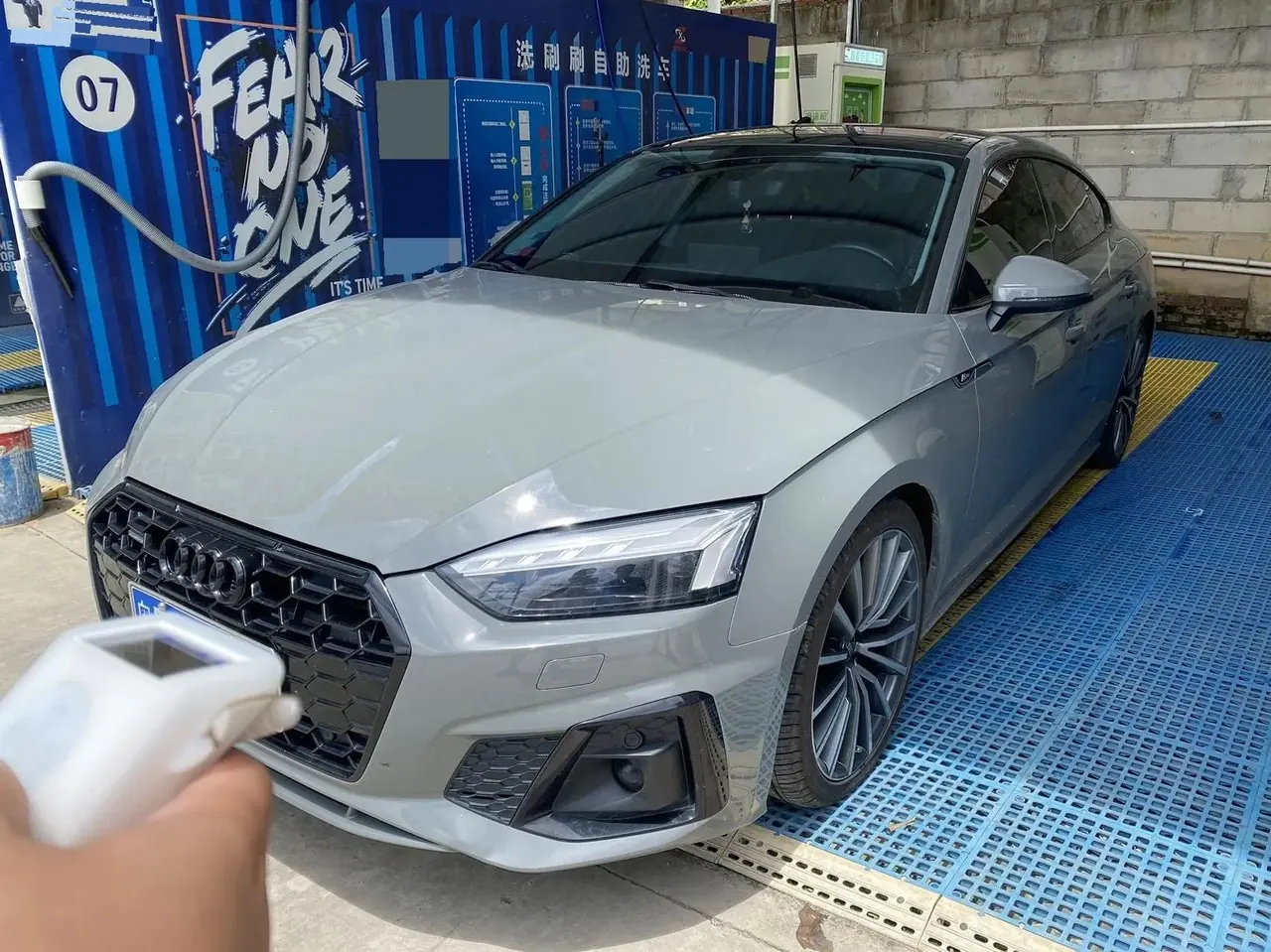 Открыть галерею: Audi A5 2021 Sportback 40 TFSI quattro Deluxe Elegant