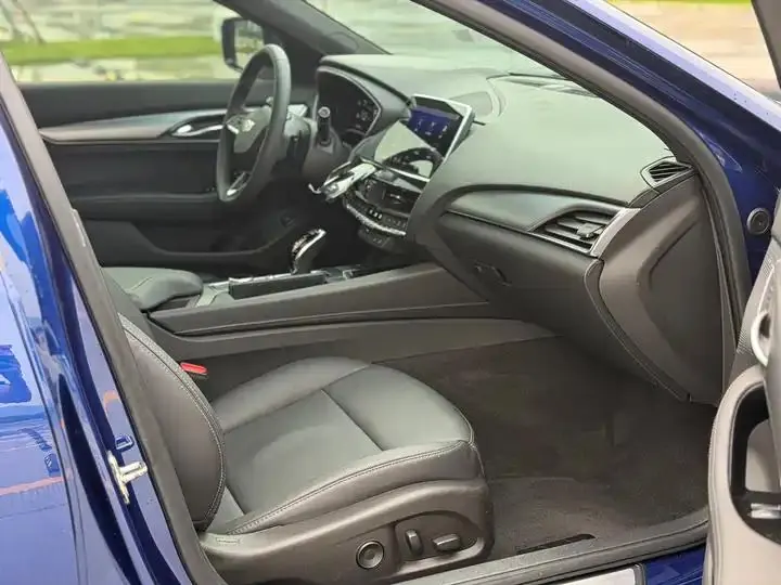 Cadillac CT5 2023 28T Honorable Model 9