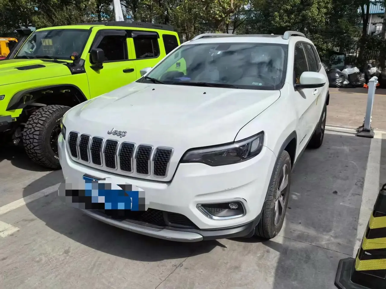 Open image lightbox: Cherokee 2020 2.0T Four-Drive Night Eagle Edition