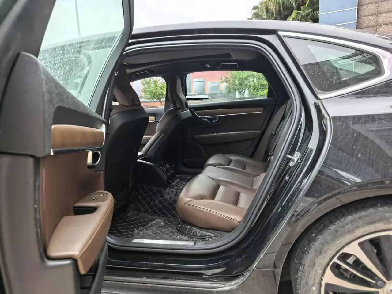 Volvo S90 2024 B5 Intelligent Luxury Edition 5