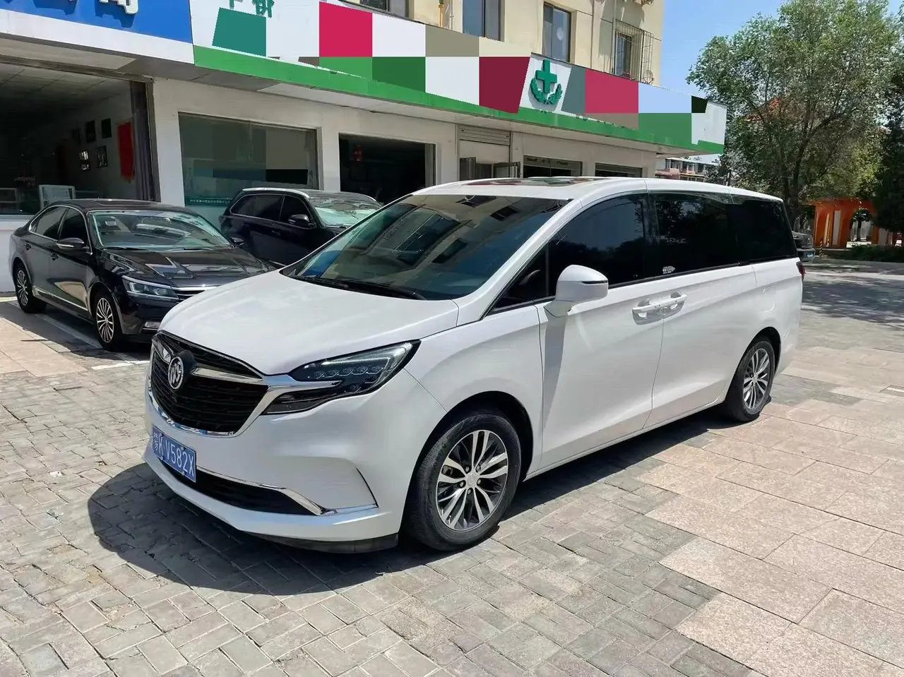 Buick GL8 2022 ES Land Noble 653T Comfort Model - View 1