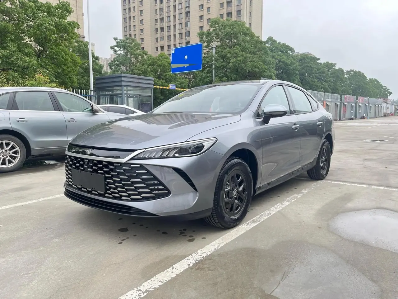 BYD 2026 Qin PLUS DM-i 1.5 stepless 128KM aggressive automatic gear - View 1