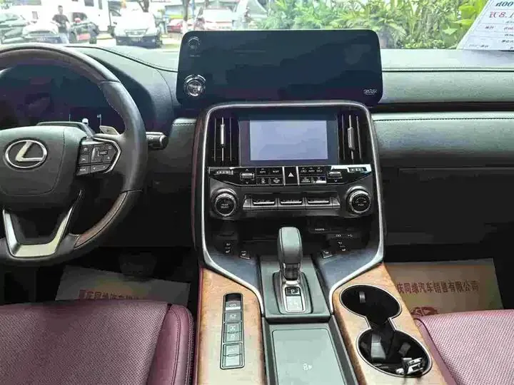 Lexus LX 2025 700h Boundary Edition 12
