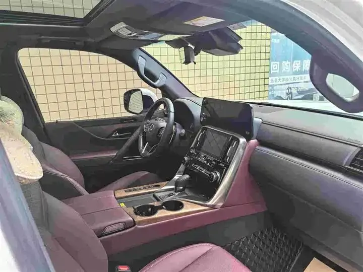 Lexus LX 2025 700h Boundary Edition 9