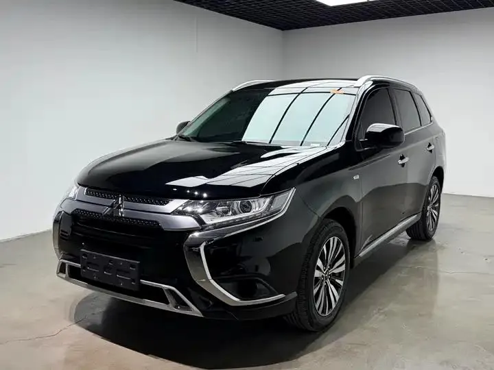 Открыть галерею: Outlander 2021 2.0L Two-Drive Smooth Edition 5