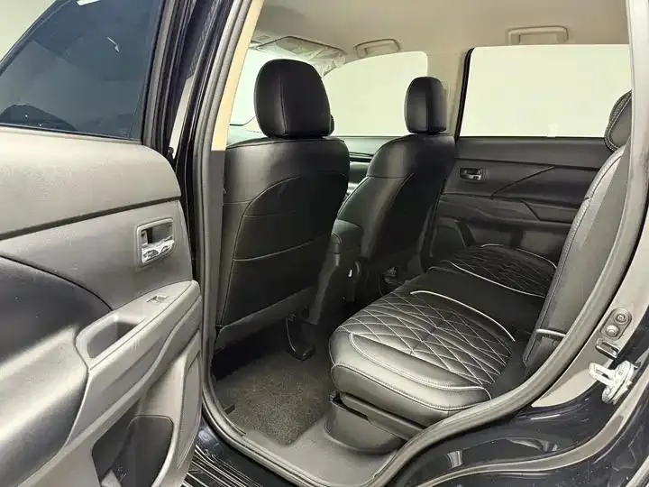 Outlander 2021 2.0L Two-Drive Smooth Edition 5 15