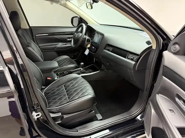 Outlander 2021 2.0L Two-Drive Smooth Edition 5 18