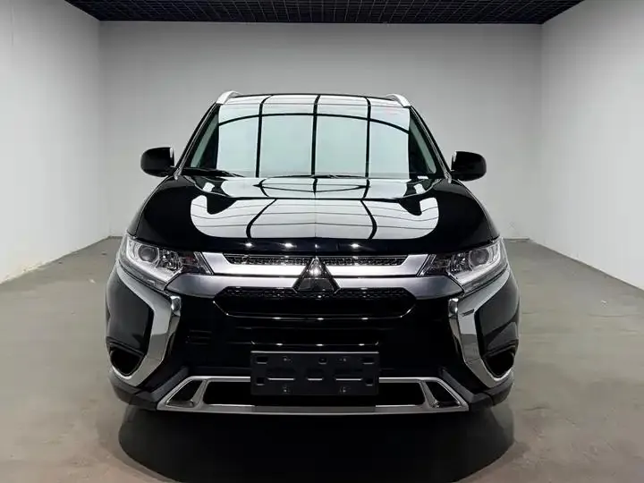Outlander 2021 2.0L Two-Drive Smooth Edition 5 2